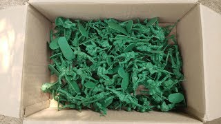 Box of toy Green Plastic Army Men Toy Soldiers Classic Military Action Figures [upl. by Weatherby]