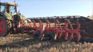 Fendt 724 tractor and Gregoire Besson 6 furrow plough  Grampian Supermatch 2014 [upl. by Ron]