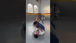 Armlock Guarda Fechada…01 [upl. by Htiduj]