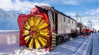 Mit der RhB Dampfschneeschleuder über den Berninapass [upl. by Swiercz964]