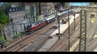 Modellbahn H0 Realistik Ein Sommertag im TrennungsBahnhof Eschwege West [upl. by Barnie441]