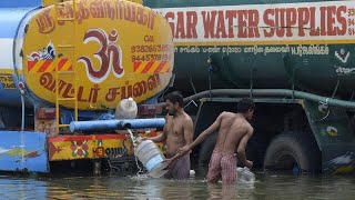 Heftige Überschwemmungen nach Tropensturm in Indien [upl. by Ayala]