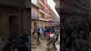 ESPECTACULAR trabajo de voluntarios y vecinos en MASSANASSA [upl. by Elkraps]