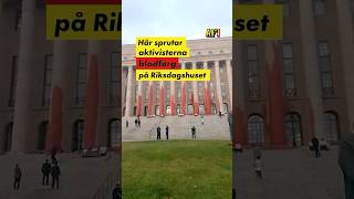 Aktivister sprutade blodfärg på Riksdagshuset [upl. by Olmstead454]