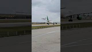 How a Lufthansa Boeing 7478 Stunned Miami Airport with Its Majestic Landing 🛬✈️quot [upl. by Dnomzed570]