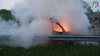 Aanhanger met spullen gered tijdens autobrand op A2 [upl. by Weaks627]