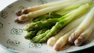 Éplucher et cuire les asperges à langlaise [upl. by Ennahgiel861]