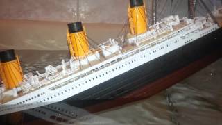 Titanic model sinking [upl. by Dnama]