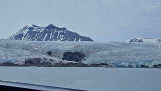 Mein Schiff 7 in Spitzbergen Billefjord Gletscher Pyramiden Gletschercocktail [upl. by Oizirbaf]