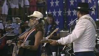 Willie Nelson amp Waylon  Mammas Dont Let Your Babies Grow Up to Be Cowboys Live at Farm Aid 1986 [upl. by Ahsinev702]