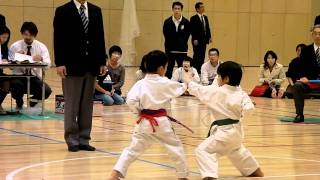 空手大会Karate tournament 「基本組み手basic kumite」 1･2年の部 決勝 2010年11月3日 [upl. by Hutner]