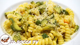 400  Carbonara di zucchineper chi ha il palato fine Pasta vegetariana facile buona e leggera [upl. by Anaidni]