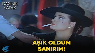 Dağınık Yatak Türk Filmi  Meryem Genç Delikanlıya Aşık Oluyor [upl. by Ahsinrac]