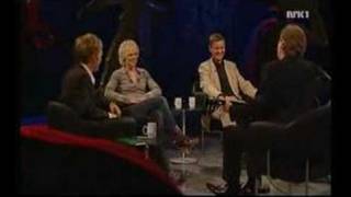 Øystein Sunde spiller Sånn ere bare på Fredrik Skavlan show [upl. by Asiela]