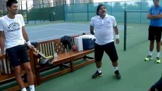 Maradona insegna a Djokovic a palleggiare con una pallina da tennis [upl. by Anaic]