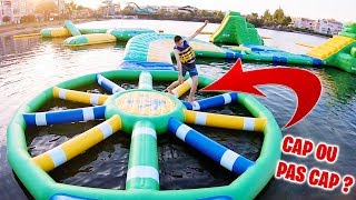 CHALLENGES amp DÉFIS DANS UN PARC AQUATIQUE GONFLABLE AQUAPARK   Néo The One [upl. by Harbour]