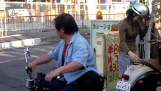 美女 美人ライダー YAMAH Vino ビーノ スクーター バイク動画 [upl. by Lledraw]