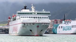 Berthing manoeuvre of the ferry VOLCAN DE TAMASITE in the port of Algeciras [upl. by Sivrat224]