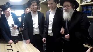 Skulen Monsey Rebbe Chopping Off Chups In Baltimore  Adar I 5784 [upl. by Annaehs]