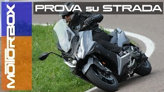 Kymco AK550  Con il TMAX nel mirino [upl. by Agripina]