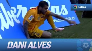 Alves chocando contra la publicidad [upl. by Aelam]