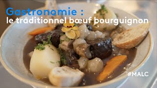 Gastronomie  le traditionnel bœuf bourguignon [upl. by Croom]