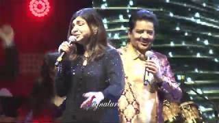 Chand Chhupa Badal Mein  Udit Narayan amp Alka Yagnik Live Performance Dubai [upl. by Leona]