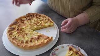 Une tarte amandine aux pommes [upl. by Tigram138]