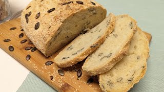 Einfaches Körnerbrot selber backen Leckeres Rezept mit Kürbiskernen Sesam Brot selbst zubereiten [upl. by Buddy]