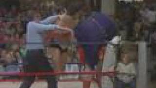 Giant Haystacks vs Steve McCoy british wrestling [upl. by Adela954]