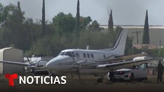 Pasajera consigue aterrizar avioneta cuando su piloto perdió el conocimiento  Noticias Telemundo [upl. by Settle]