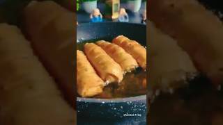 समोसा रोल रेसिपी ।।😋 samosa rool food trending new recipe shortsfeed viralvideo [upl. by Lewert]