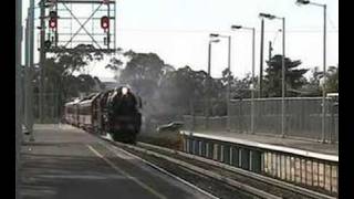 R761 and T356 heading to Maryborough  at Melton Station [upl. by Blalock441]