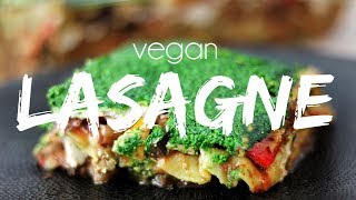 VEGAN LASAGNE  BECHAMELSAUS  SPINAZIE WALNOOT PESTO  Lets Vegan [upl. by Milly]