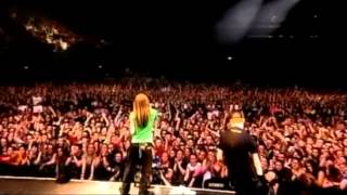 Avril Lavigne  Basket Case Cover Green Day Live in Dublin 2003 Legendado HD [upl. by Alleen]