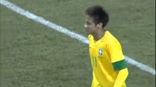 Neymar perde penalti  Brasil x ColĂ´mbia 14112012 [upl. by Erda654]