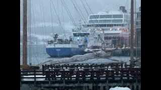 durchs Nordmeer mit dem HurtigrutenPostschiff entlang der norwegischen Küste [upl. by Katrinka]