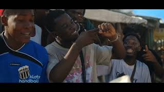 Les Colombiens de Nkongmondo  SANTAMACUIVRE Clip officiel [upl. by Anitnegra]