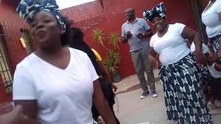 HOW TO DANCE TO TRADITIONAL OVIMBUNDU SONGS FROM ANGOLA angolaTraditionaldancenamibiaafrica [upl. by Bael541]