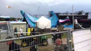 Storm blaast festivaltent op Pukkelpopweide weg [upl. by Nospmoht]