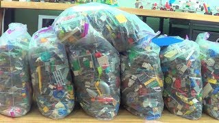 My most EPIC LEGO garage sale find 45 LBS of LEGO for 15  Bag 17 [upl. by Siul]