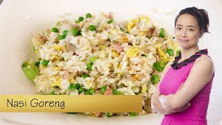 Zelf thuis Nasi Goreng bakken [upl. by Ylrevaw]