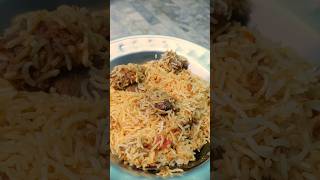 BIRYANI kesi honi chaiye🤤 karachikibiryani masaledarbiryani beefbiryani biryanitariqmasood [upl. by Einahpehs]