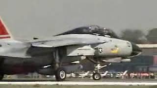 Final US Navy F14 Tomcat Landing  October 4 2006 [upl. by Biggs]