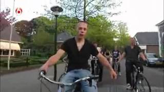 De Keet  6 Op de fiets achter de trekker [upl. by Crellen]