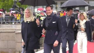 Kongeparet 80 år  Boat ride  Crown Prince Haakon and Crown Princess MetteMarit arrive [upl. by Otokam]