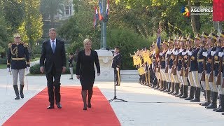 Președintele Croației Kolinda GrabarKitarovic primit la Palatul Cotroceni [upl. by Hultgren]