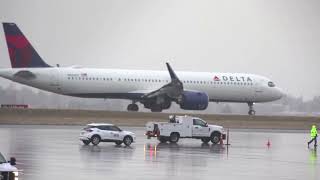 Plane Spotting at Seattle Tacoma International Airport [upl. by Wieren]