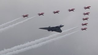 Vulcan and Red Arrows Formation Farnborough 2012 [upl. by Sacks289]