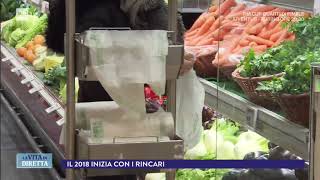 Sacchetti per frutta e verdura a pagamento è polemica  La Vita in Diretta 03012018 [upl. by Janos]